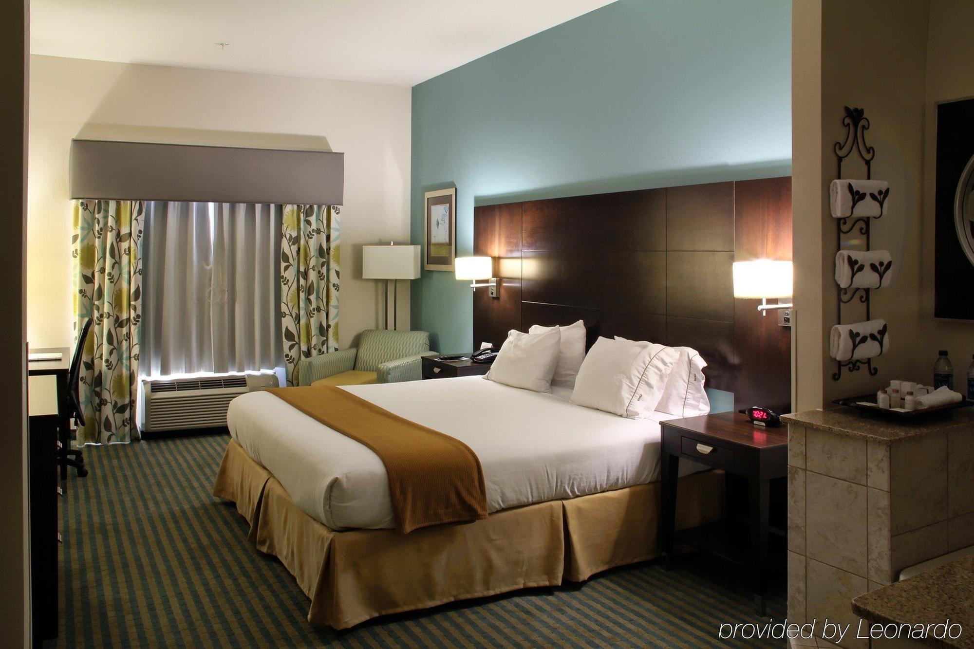Holiday Inn Express Hotel & Suites Picayune By Ihg Exterior foto